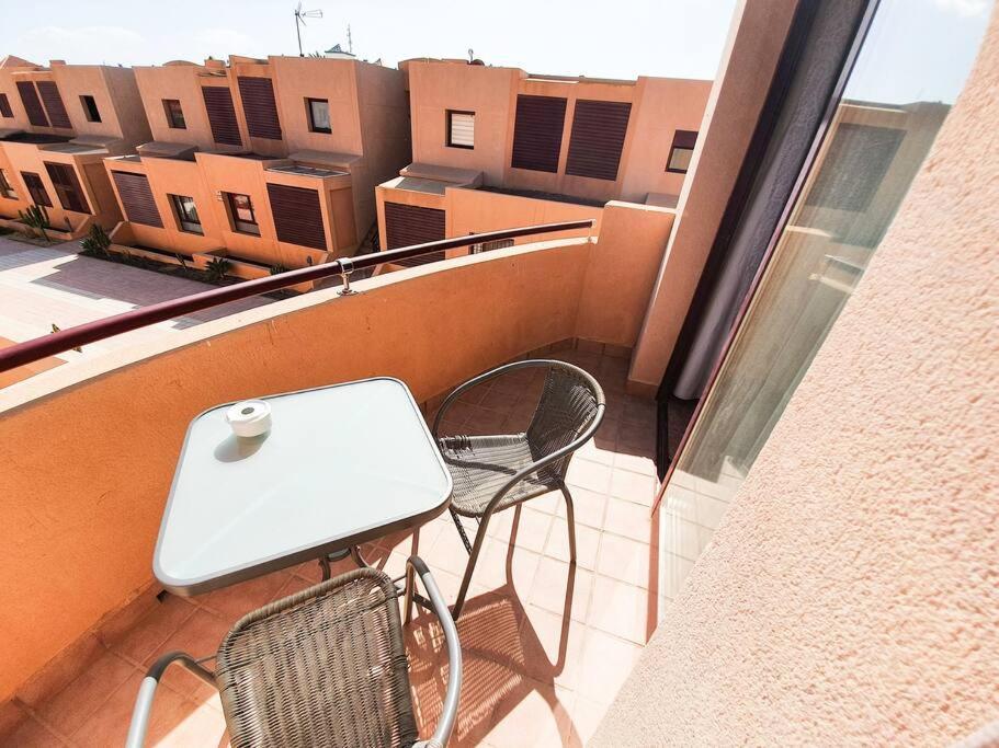 Piscina & Wifi. Sunny Apartement, Swimming Pool. Apartment