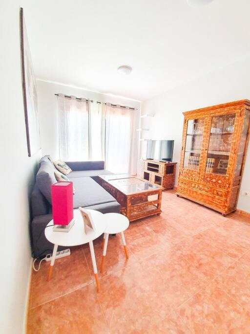 Piscina & Wifi. Sunny Apartement, Swimming Pool. *
